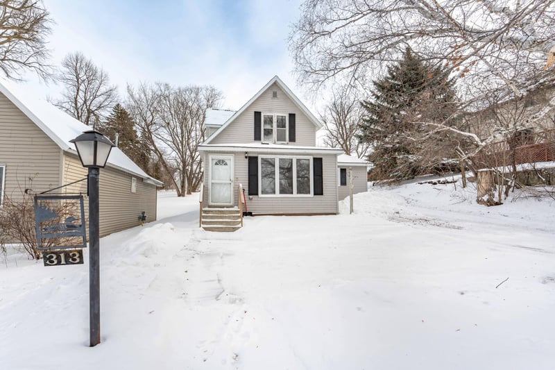 313 3rd St SE, Pelican Rapids, MN 56572