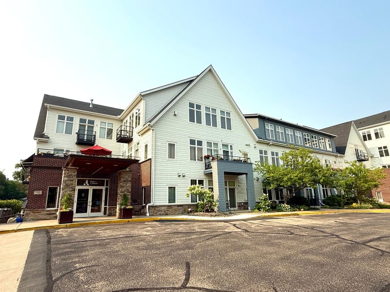 301 7th St W #2402, Northfield, MN 55057