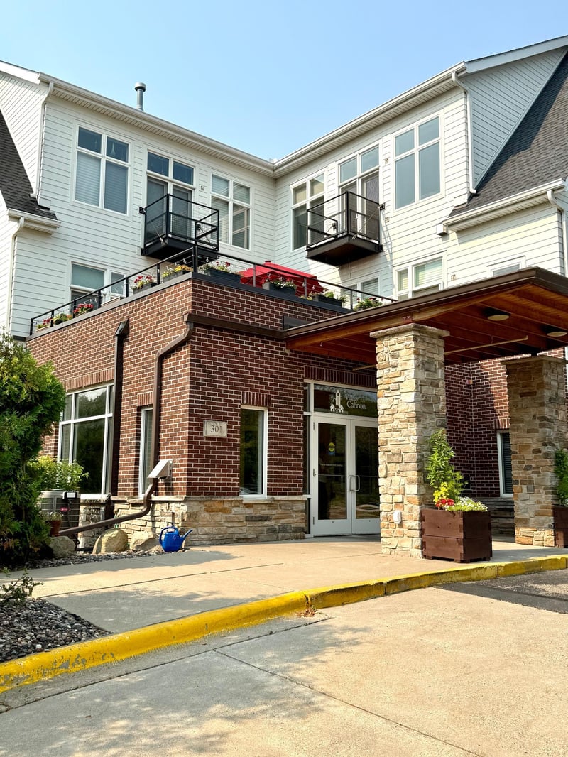 301 7th St W #2402, Northfield, MN 55057