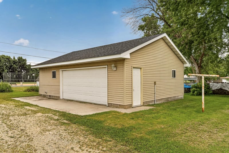 112 E Front St, Claremont, MN 55924