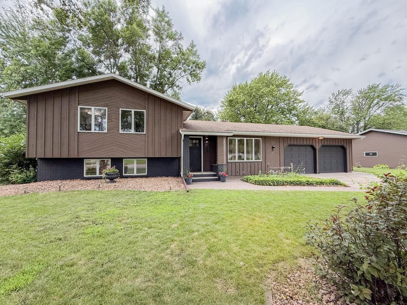 904 Birch Ave W, Hector, MN 55342