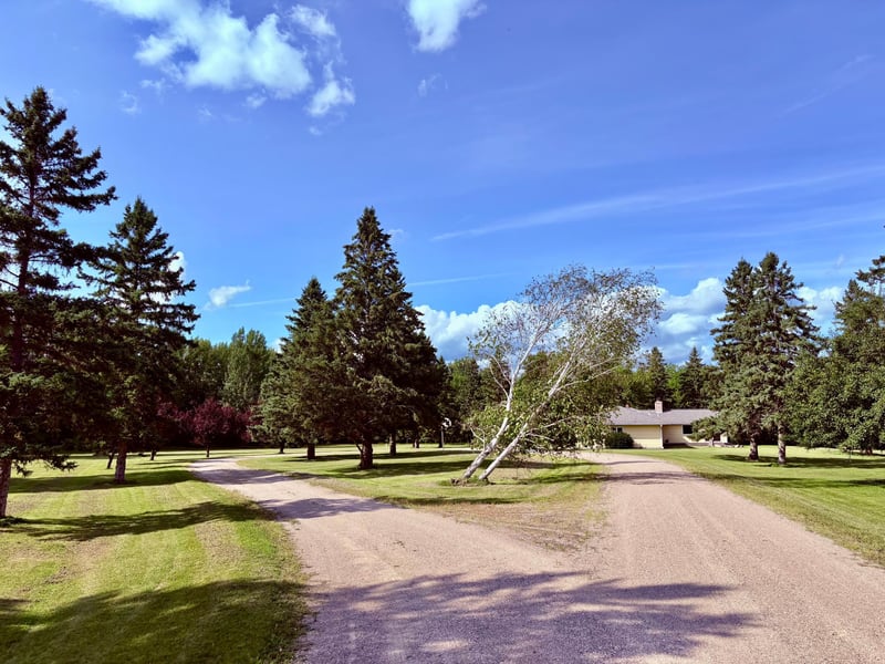 59366 330th St, Warroad, MN 56763
