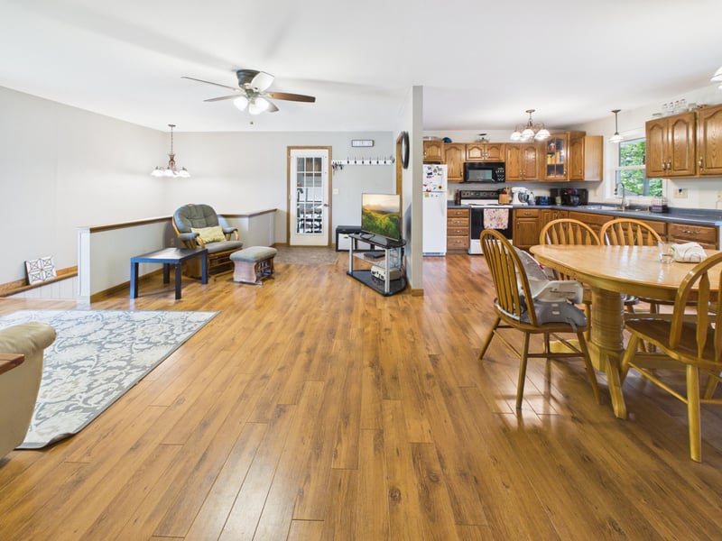 403 5th Ave SE, Melrose, MN 56352