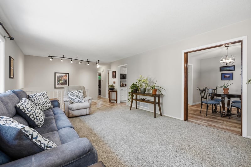 7119 Willow Ln, Brooklyn Center, MN 55430