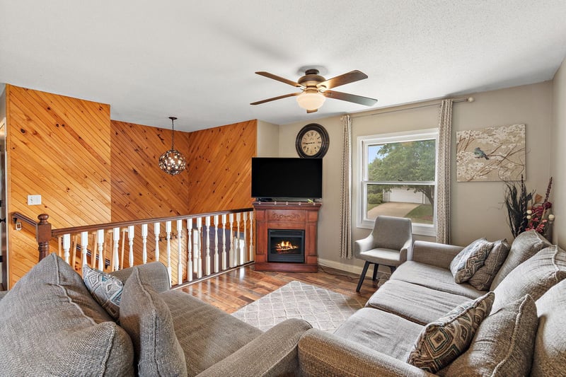 1006 Van Buren St S, Shakopee, MN 55379