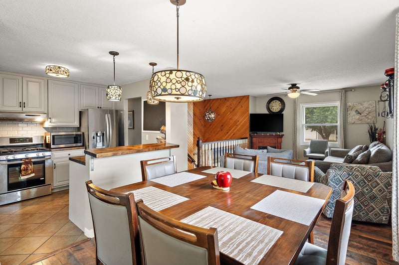 1006 Van Buren St S, Shakopee, MN 55379