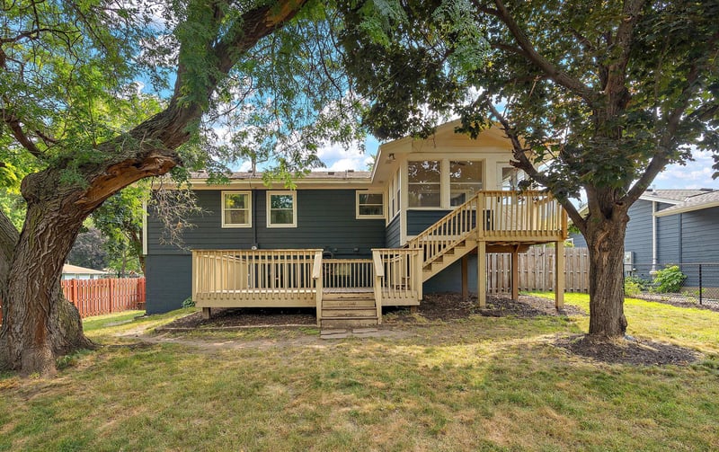 1006 Van Buren St S, Shakopee, MN 55379
