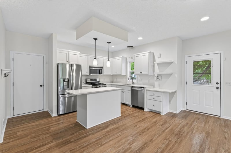 1548 Legacy Pw E, Maplewood, MN 55109
