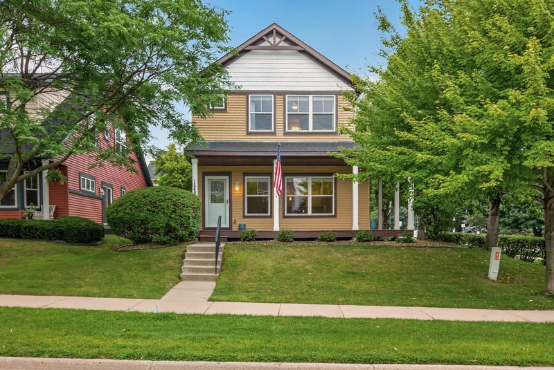 1548 Legacy Pw E, Maplewood, MN 55109