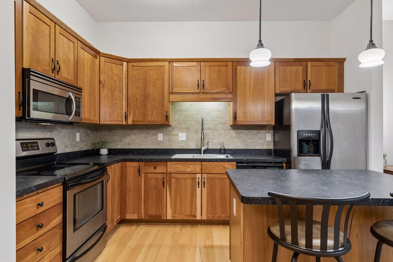 270 4th St E #203, Saint Paul, MN 55101