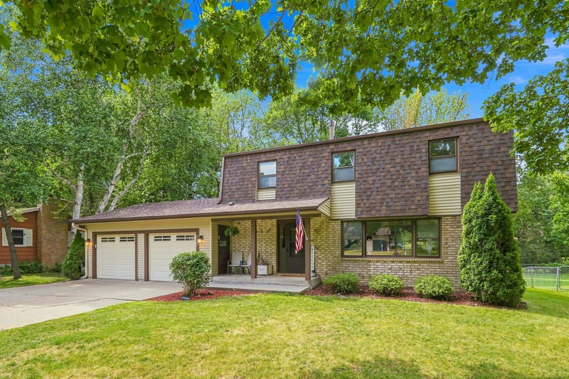 713 Nixon Ave SE, Watertown, MN 55388