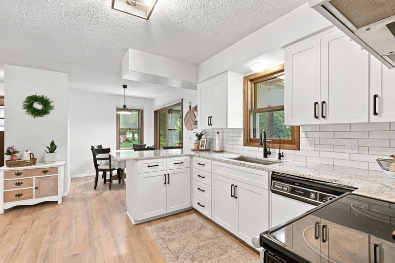 713 Nixon Ave SE, Watertown, MN 55388