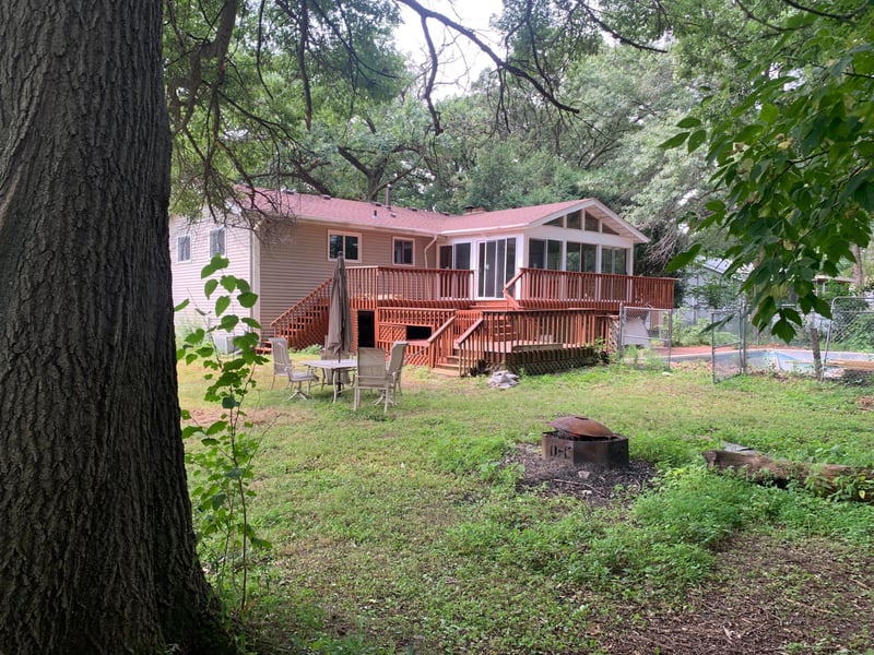 8914 37th St N, Lake Elmo, MN 55042