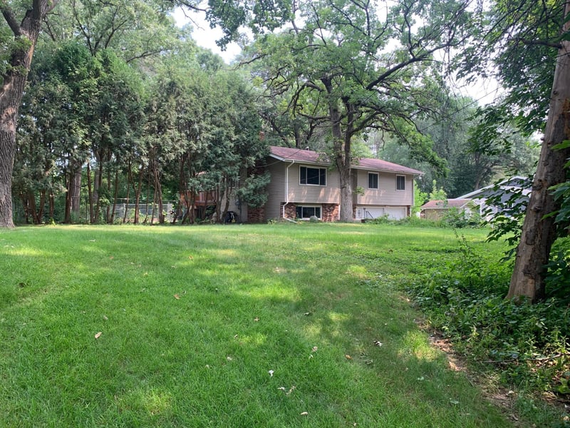 8914 37th St N, Lake Elmo, MN 55042