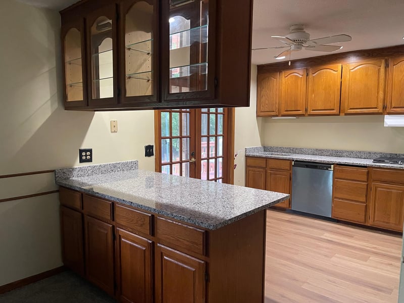 8914 37th St N, Lake Elmo, MN 55042