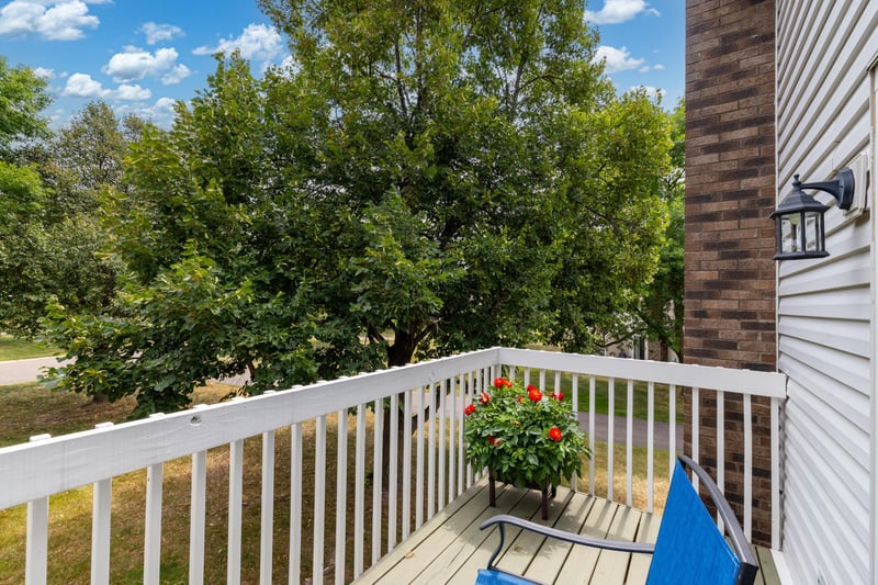 3632 Gershwin Ln N, Oakdale, MN 55128