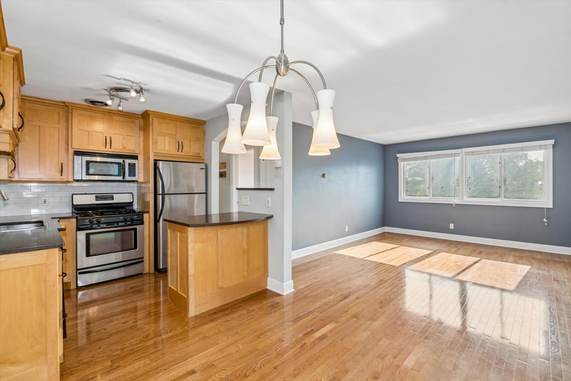 2507 Bryant Ave S #204, Minneapolis, MN 55405