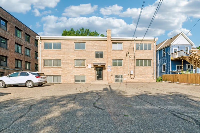 2507 Bryant Ave S #204, Minneapolis, MN 55405