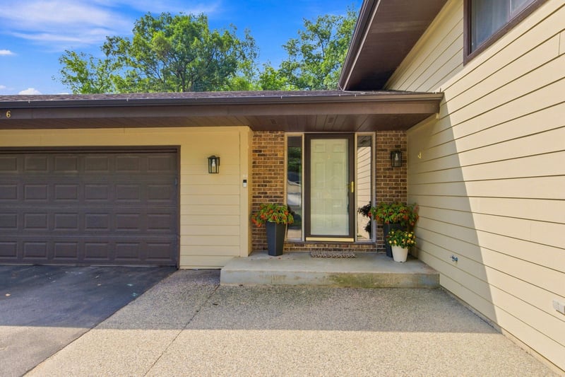 2056 128th St W, Rosemount, MN 55068