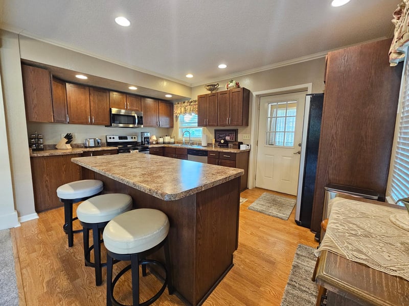 821 10th St N, Virginia, MN 55792