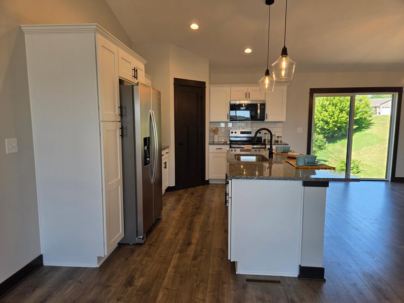 2 Marie Cir, Elysian, MN 56028