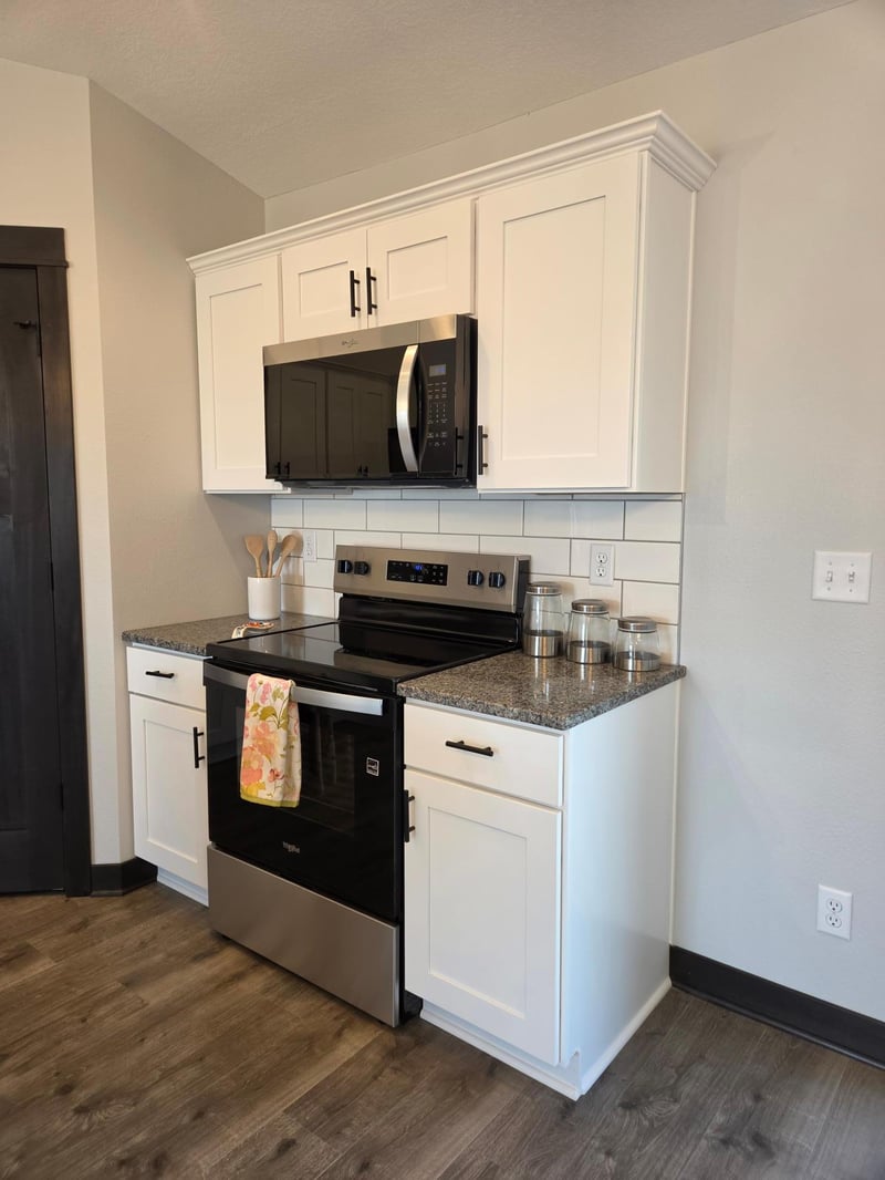 2 Marie Cir, Elysian, MN 56028