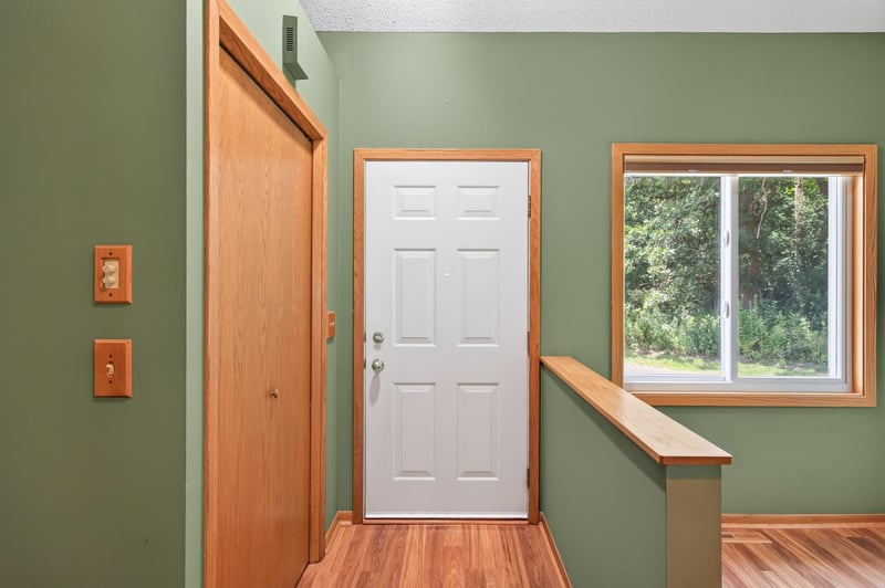 15242 Lesley Ln, Eden Prairie, MN 55346