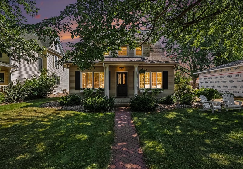 609 13th St W, Hastings, MN 55033