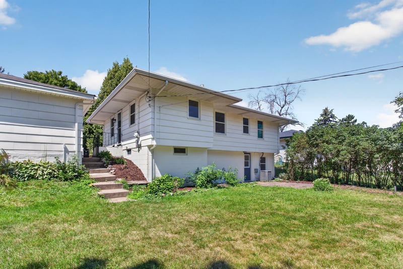 7070 Claude Ave, Inver Grove Heights, MN 55076