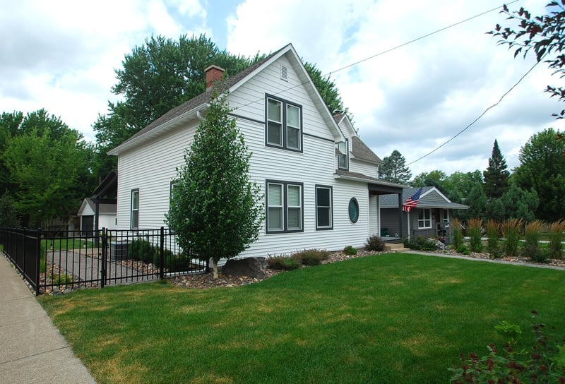 1426 5th St S, Stillwater, MN 55082