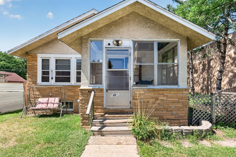 1461 7th St W, Saint Paul, MN 55102