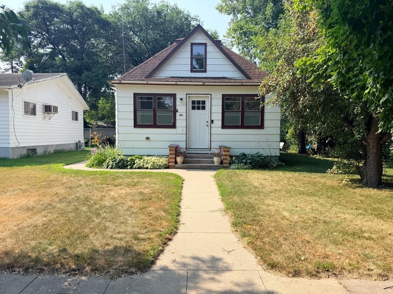 308 E Main Ave, Fertile, MN 56540
