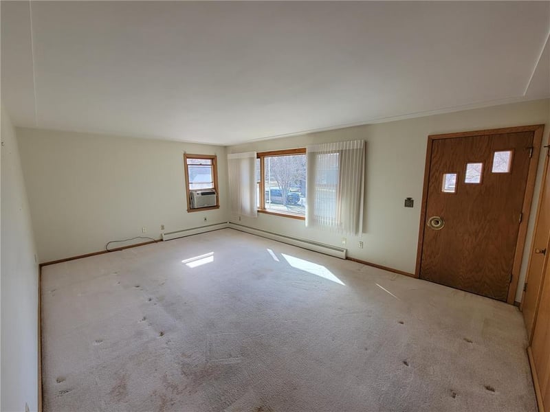 6516 Elm St, North Branch, MN 55056