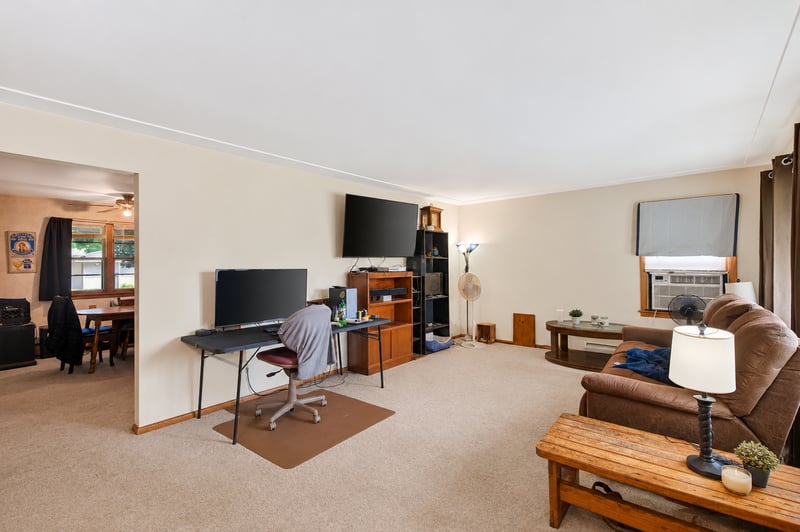 6516 Elm St, North Branch, MN 55056