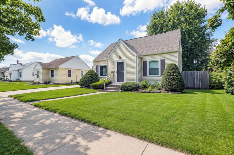2102 E Oakland Ave, Austin, MN 55912