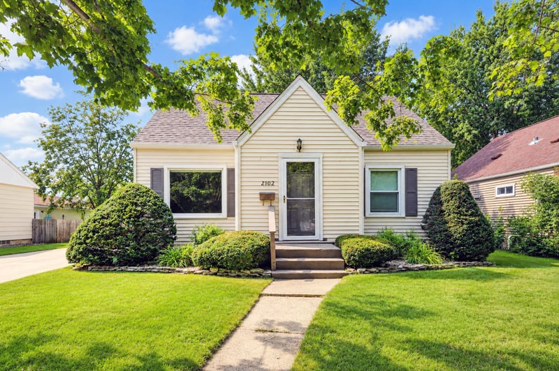 2102 E Oakland Ave, Austin, MN 55912