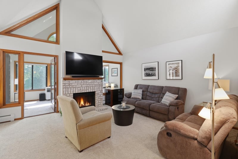 6100 Auto Club Rd #305, Bloomington, MN 55438