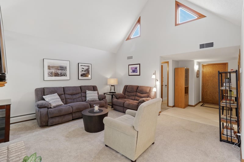 6100 Auto Club Rd #305, Bloomington, MN 55438