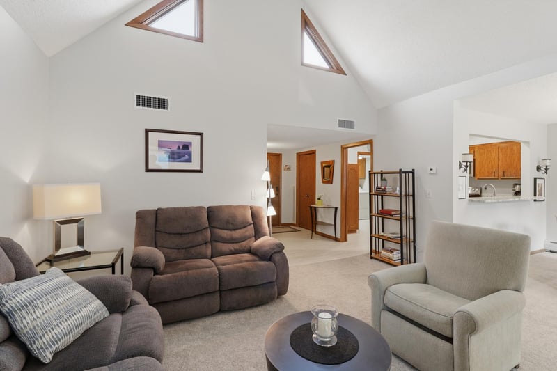6100 Auto Club Rd #305, Bloomington, MN 55438