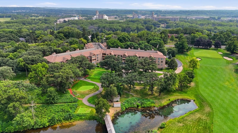 6100 Auto Club Rd #305, Bloomington, MN 55438