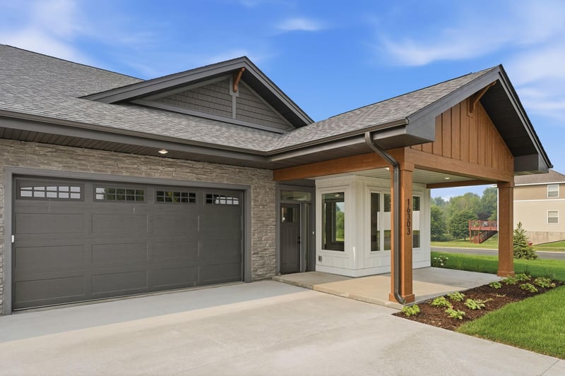16309 Esprit Ct, Lakeville, MN 55044