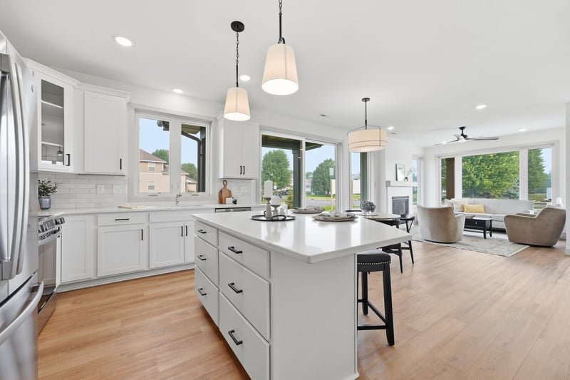 16309 Esprit Ct, Lakeville, MN 55044