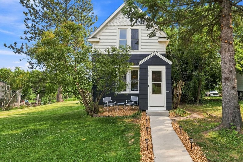 4506 Dodge St, Duluth, MN 55804