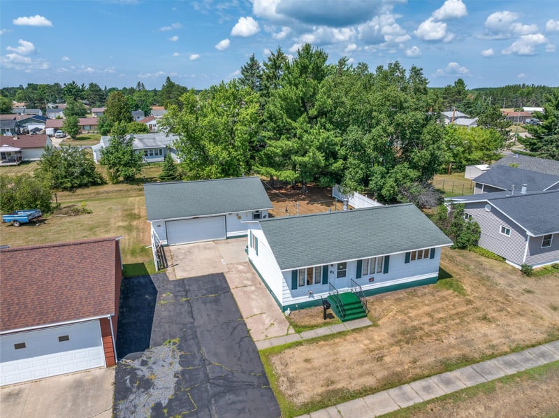 61 Birch Blvd, Babbitt, MN 55706