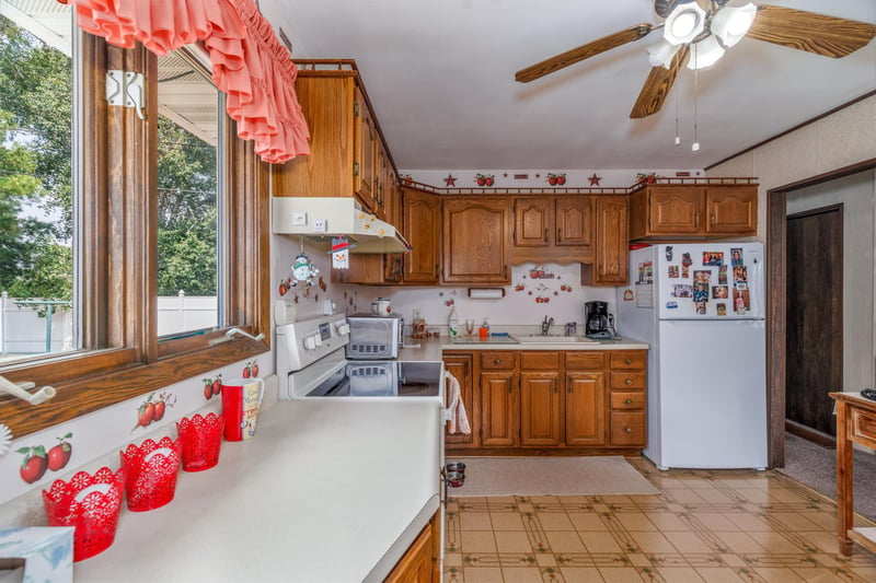 61 Birch Blvd, Babbitt, MN 55706