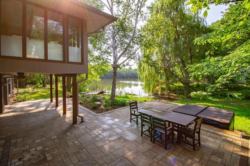 700 Arbogast St, Shoreview, MN 55126