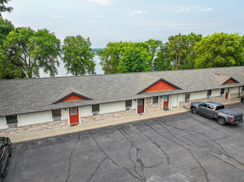 2531 S Le Homme Dieu Dr NE #102, Alexandria, MN 56308