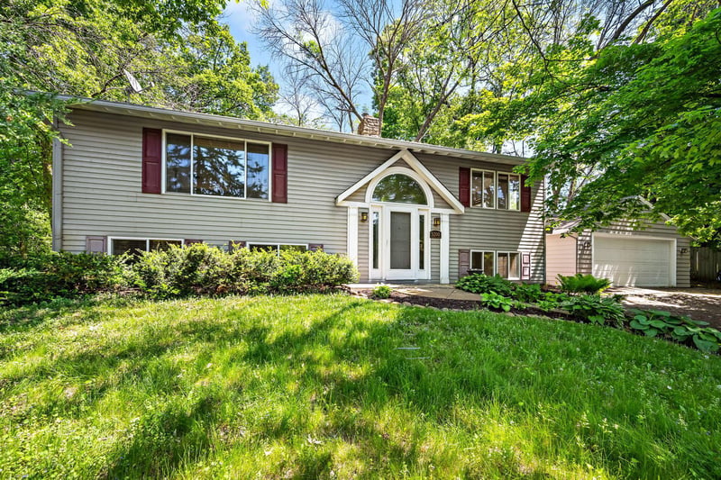 5200 Greenwood Cir, Excelsior, MN 55331