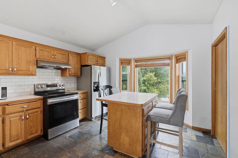17373 Glencoe Ave, Lakeville, MN 55044