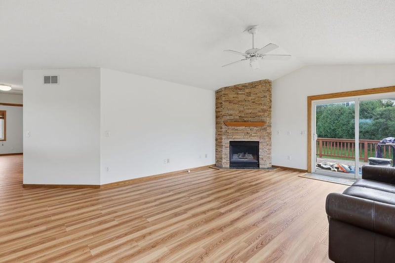 17373 Glencoe Ave, Lakeville, MN 55044